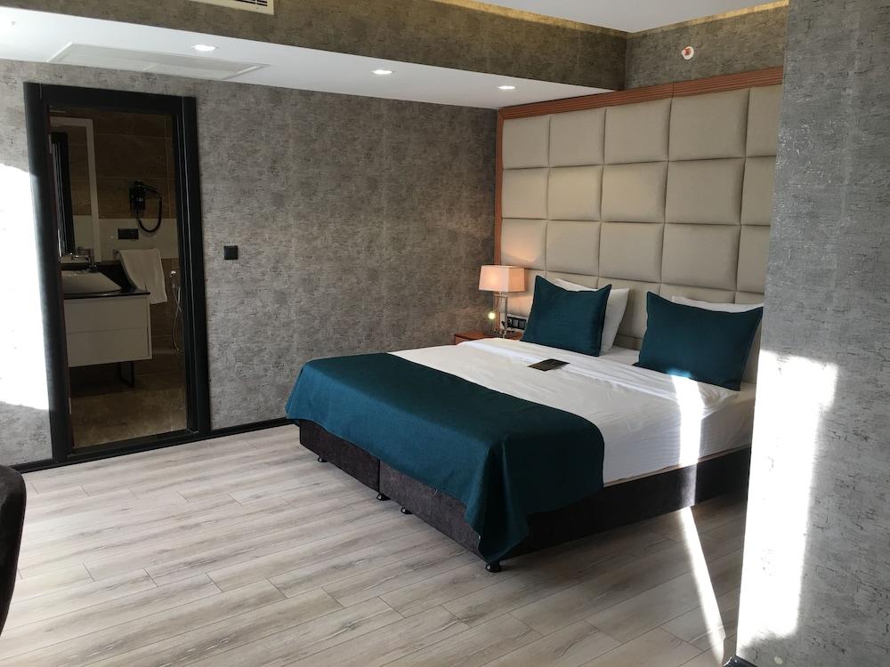 แกรนด์ วาฟส์ โอเทล Hotel ทรับซอน ภายนอก รูปภาพ
