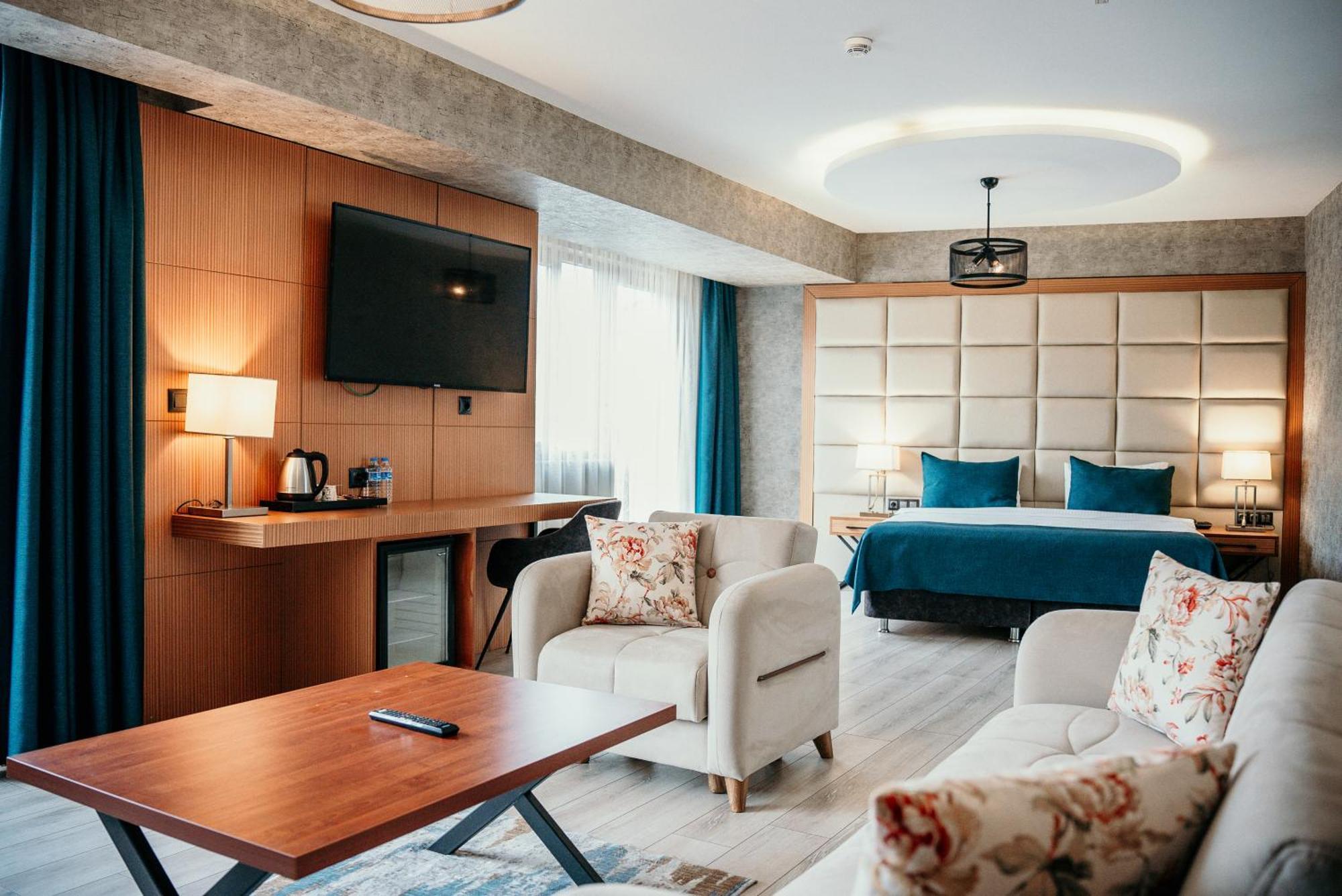แกรนด์ วาฟส์ โอเทล Hotel ทรับซอน ภายนอก รูปภาพ