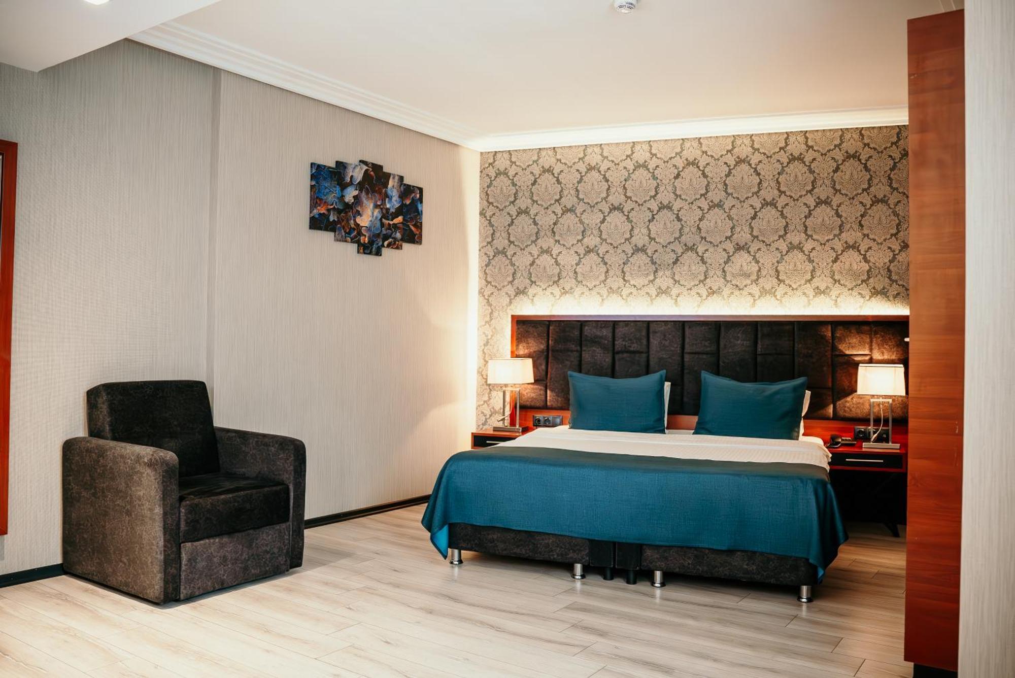 แกรนด์ วาฟส์ โอเทล Hotel ทรับซอน ภายนอก รูปภาพ