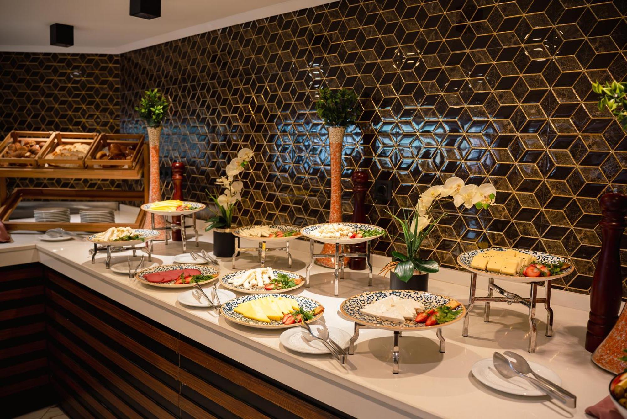 แกรนด์ วาฟส์ โอเทล Hotel ทรับซอน ภายนอก รูปภาพ