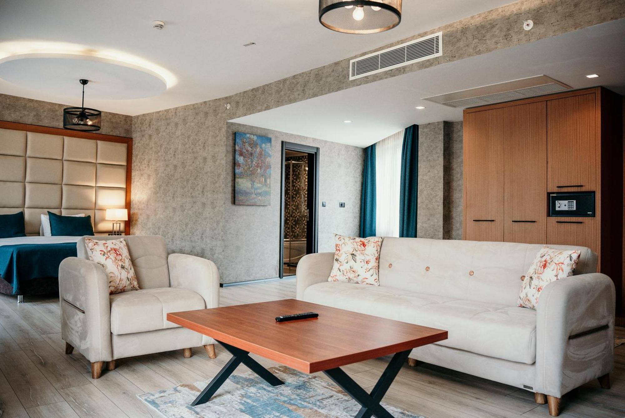 แกรนด์ วาฟส์ โอเทล Hotel ทรับซอน ภายนอก รูปภาพ